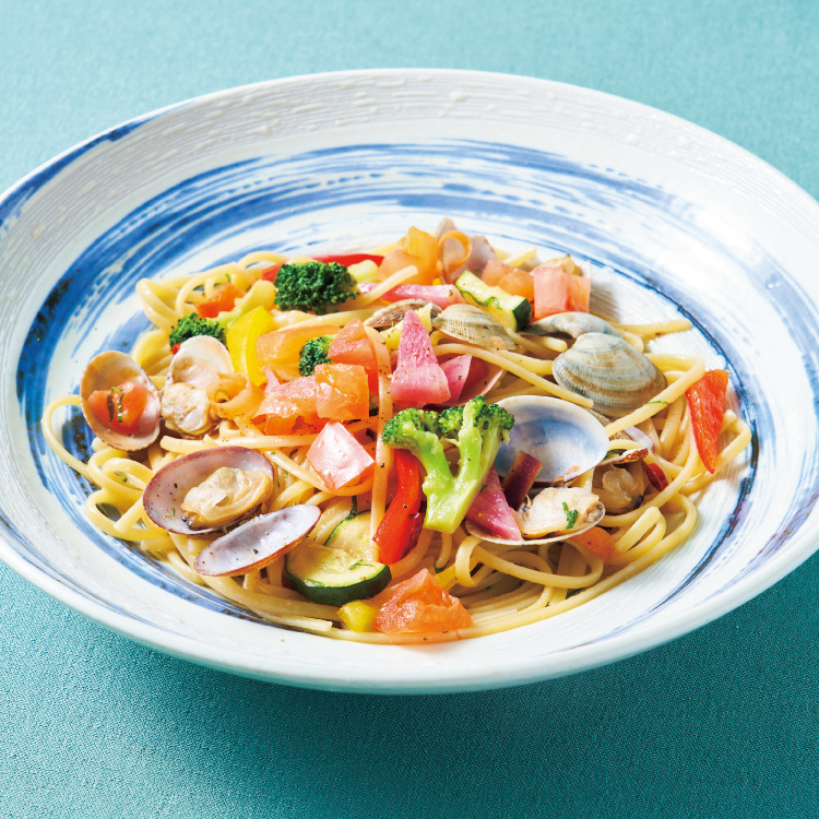 彩野菜のボンゴレビアンコリングイネで