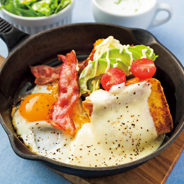 クロックムッシュ風アボカドフレンチトースト(スープ・サラダ付)