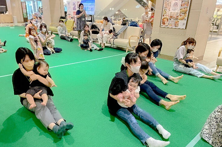 『赤ちゃん運動会』開催中のようす