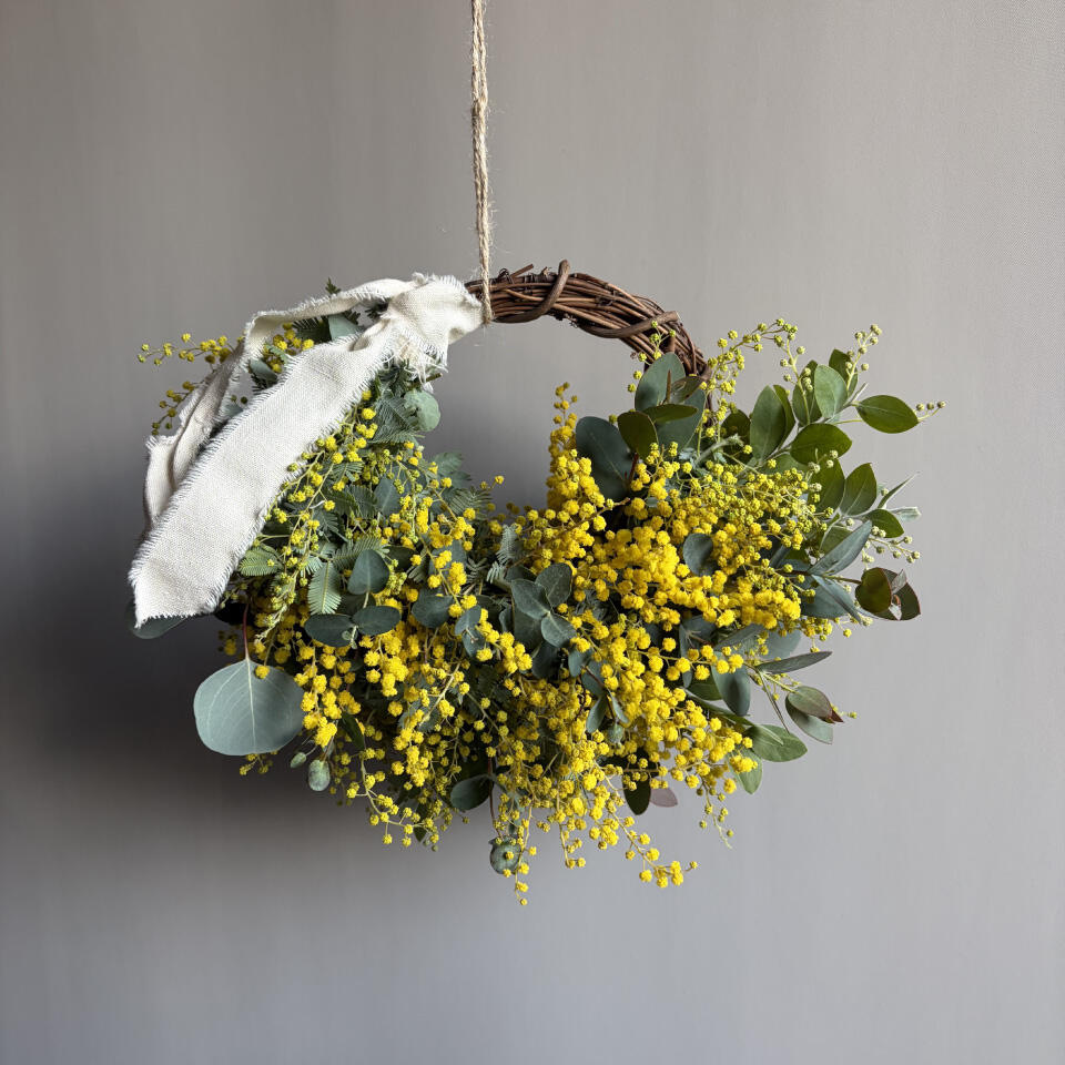 『ミモザを使ったハーフリース作り』の完成イメージ写真