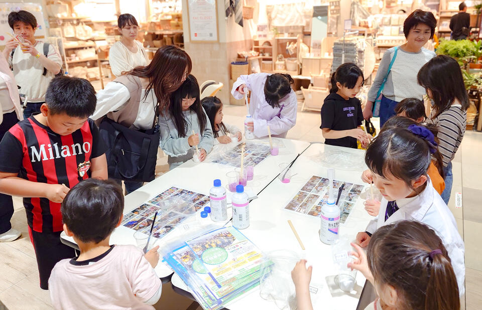 『出張エデュパーク！～わくわくサイエンス教室～ イン レクト』開催中のようす