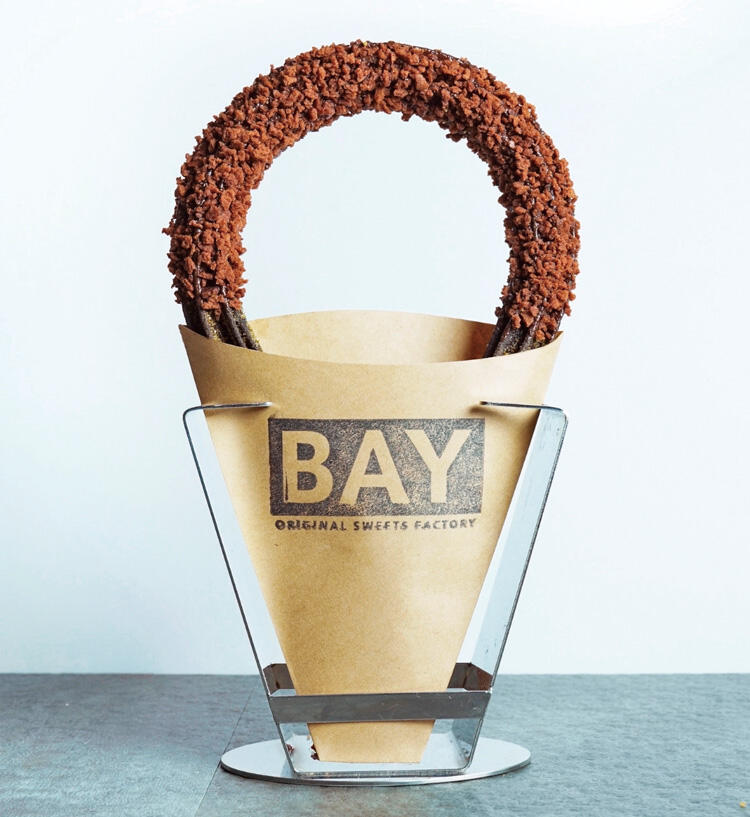 【甘味処 鎌倉・BAY】チャコールチュロスチョコレートクランチ