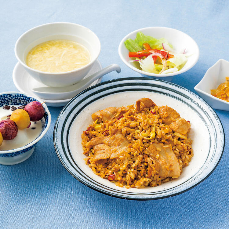 豚バラと豆もやしのピリカラチャーハンスイーツセット