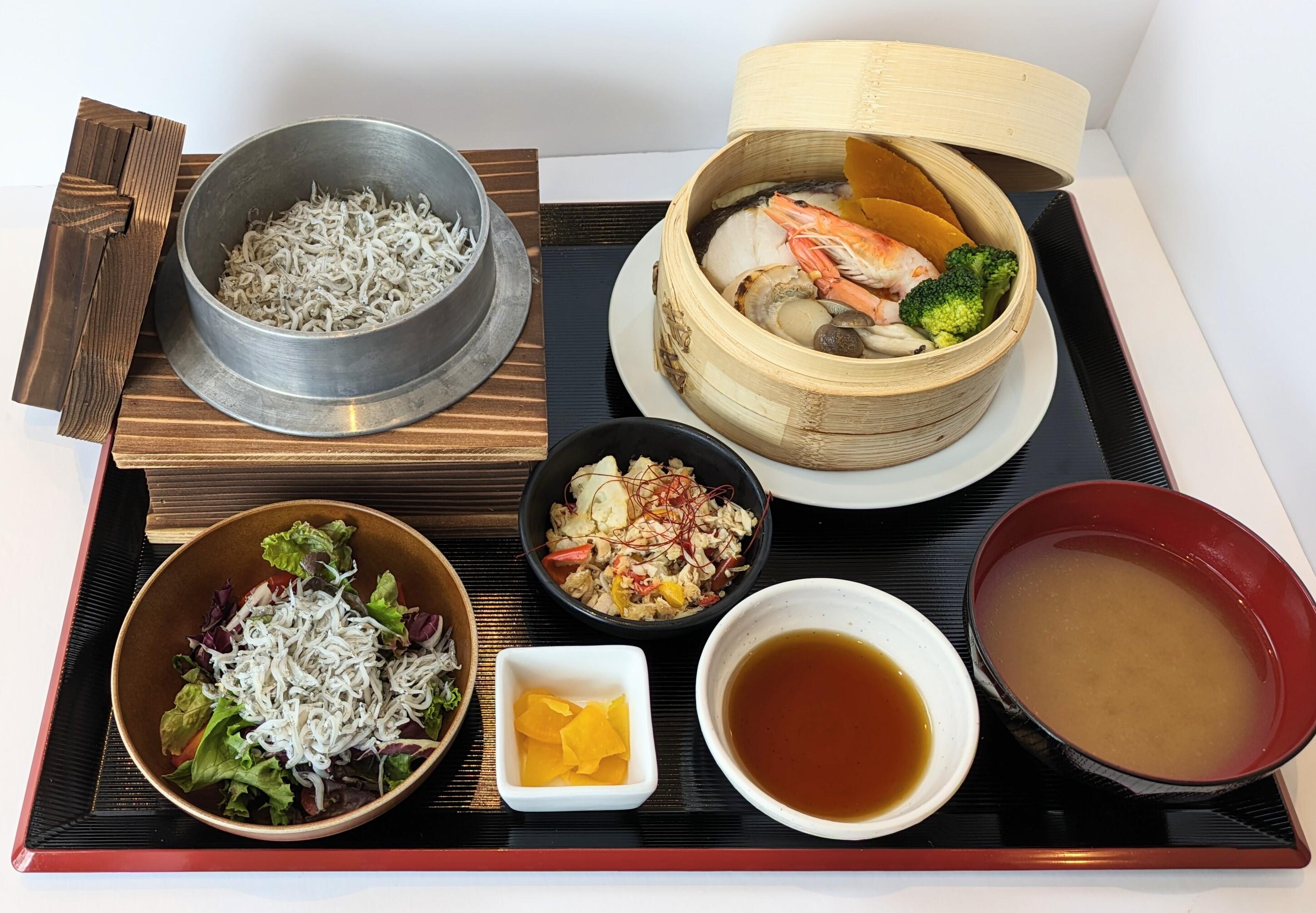 釜揚げしらす釜飯せいろ蒸し定食