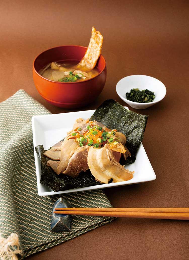 今治風焼き豚玉子のこぼれむすび